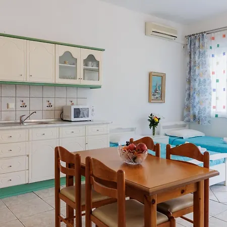 Romantika Ξενοδοχείο με διαμερίσματα 3*