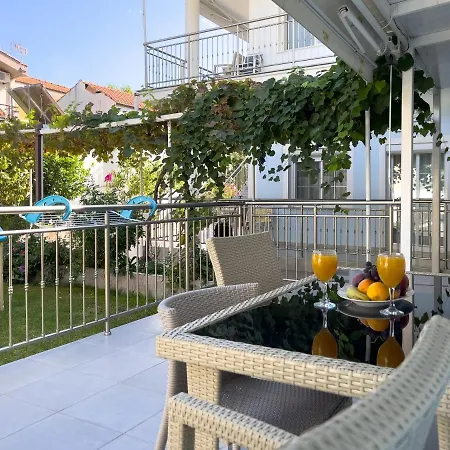 Romantika Aparthotel 3*