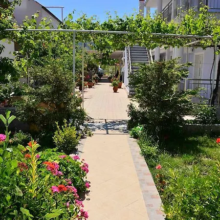 Romantika Aparthotel Chrisi Ammoudia