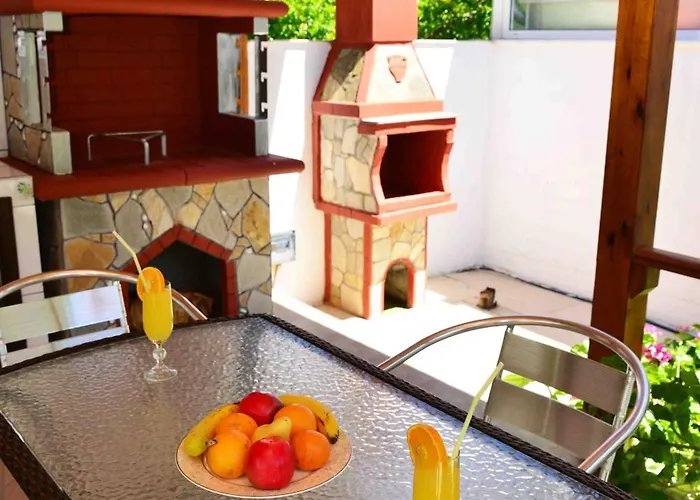 Romantika Chrysi Ammoudia